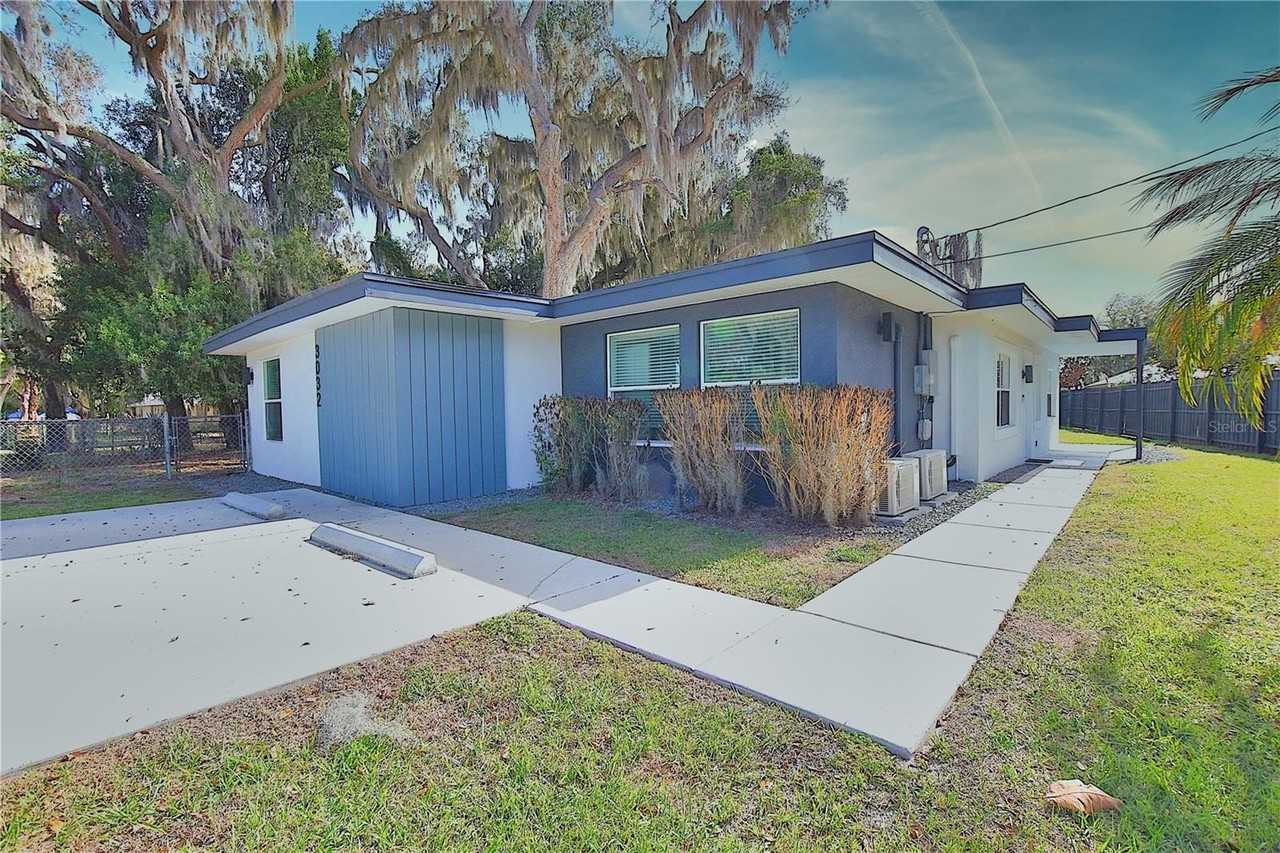 3032 Spirit Lake Dr - Photo 3 of 44