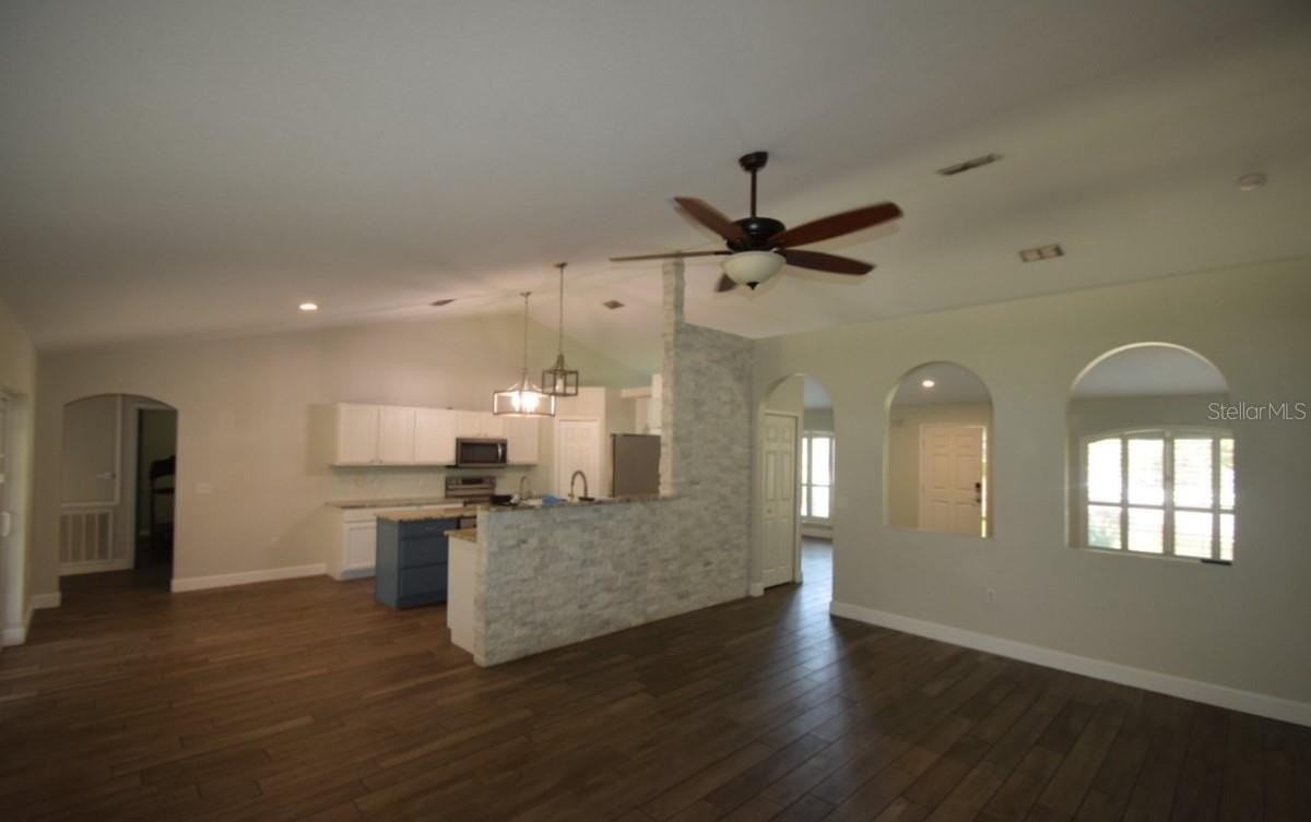 241 Pine Shadow Ln - Photo 7 of 30