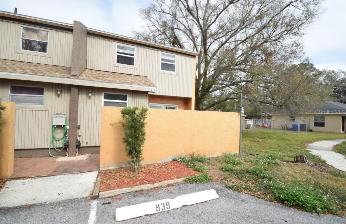 939 Castle Way - Photo 2 of 25