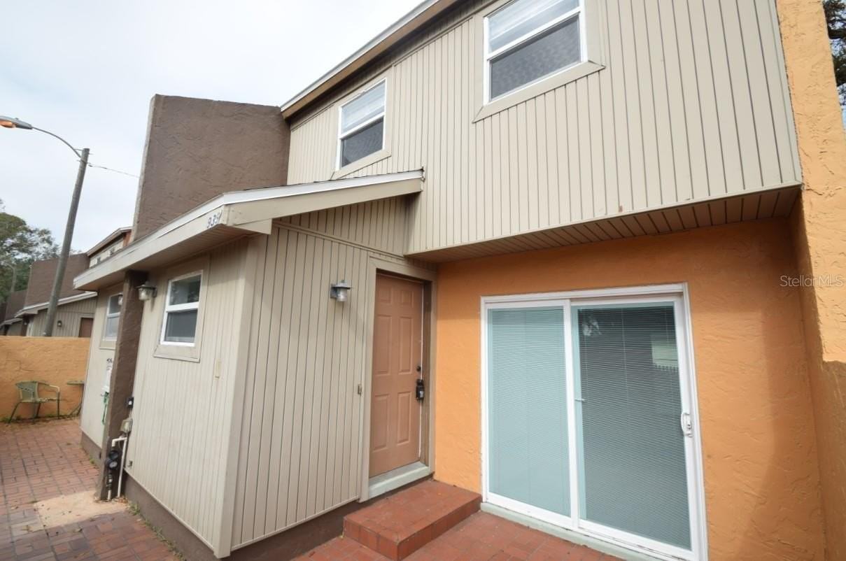 939 Castle Way - Photo 6 of 25