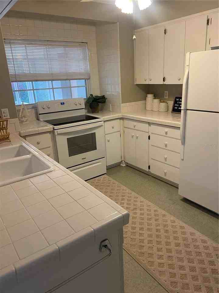 150 Temple Grove Dr - Photo 4 of 21