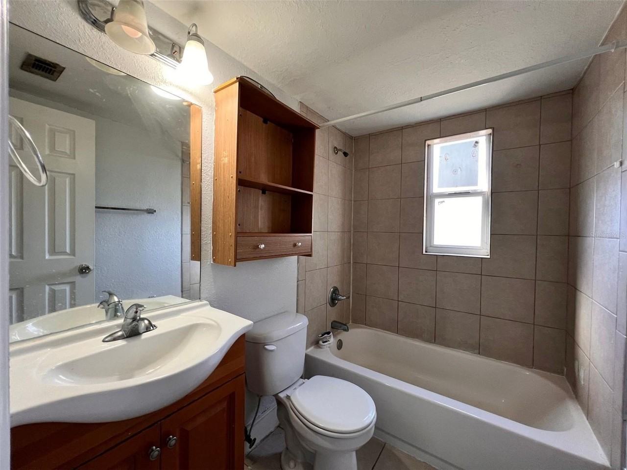 1710 S Washington Ave #01 - Photo 2 of 17