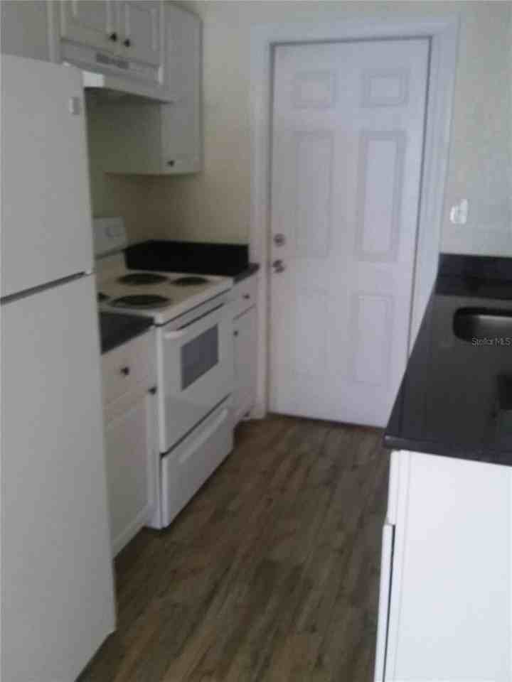 1710 S Washington Ave #16 - Photo 4 of 20