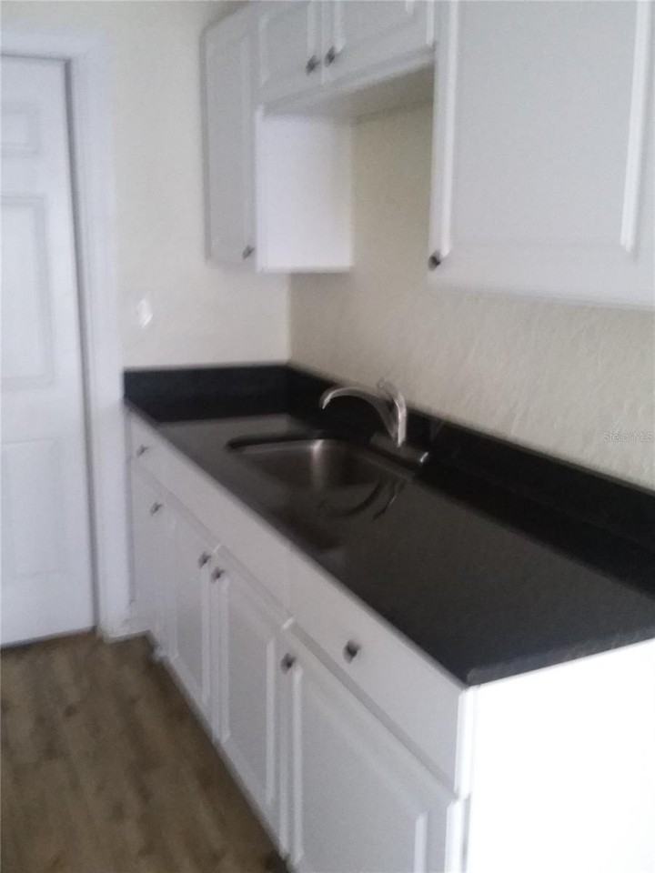 1710 S Washington Ave #16 - Photo 5 of 20