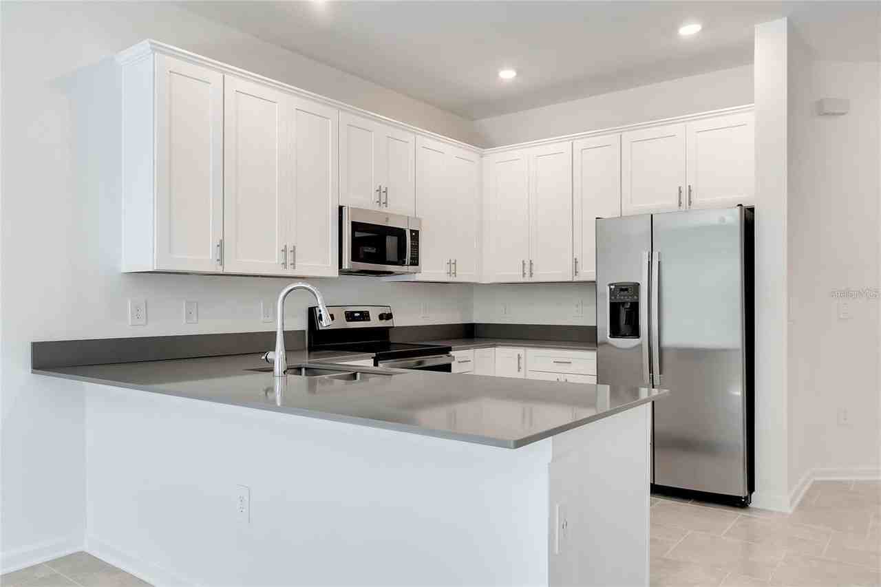 7485 Stone Creek Trl - Photo 4 of 28