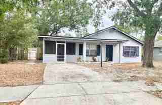 604 Patrick Ave - Photo 1 of 1