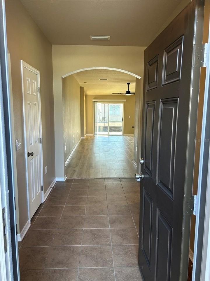 11543 Tangle Creek Blvd - Photo 5 of 24