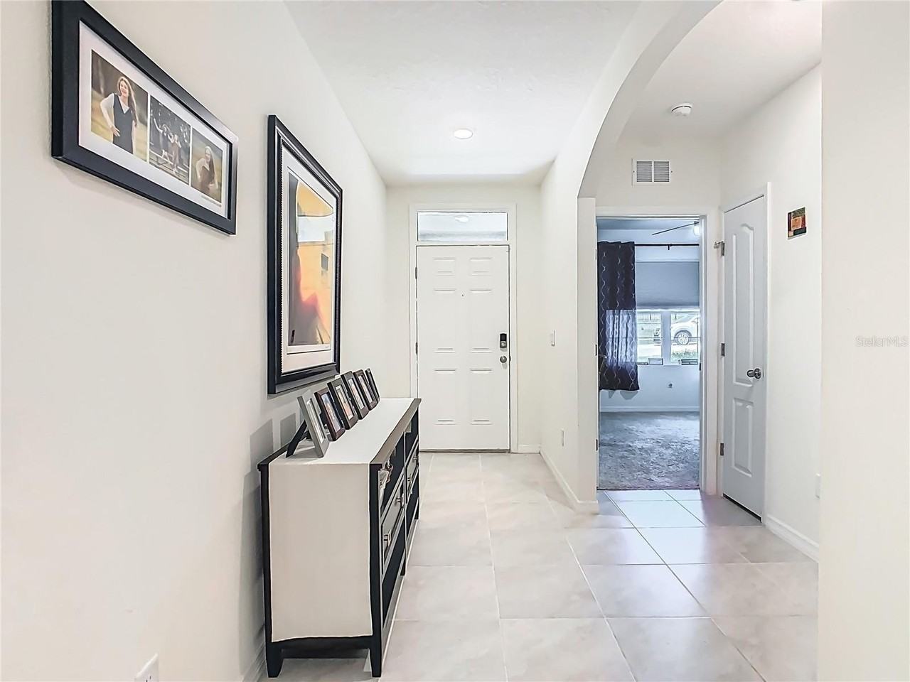 1248 Sugarwood St - Photo 4 of 41