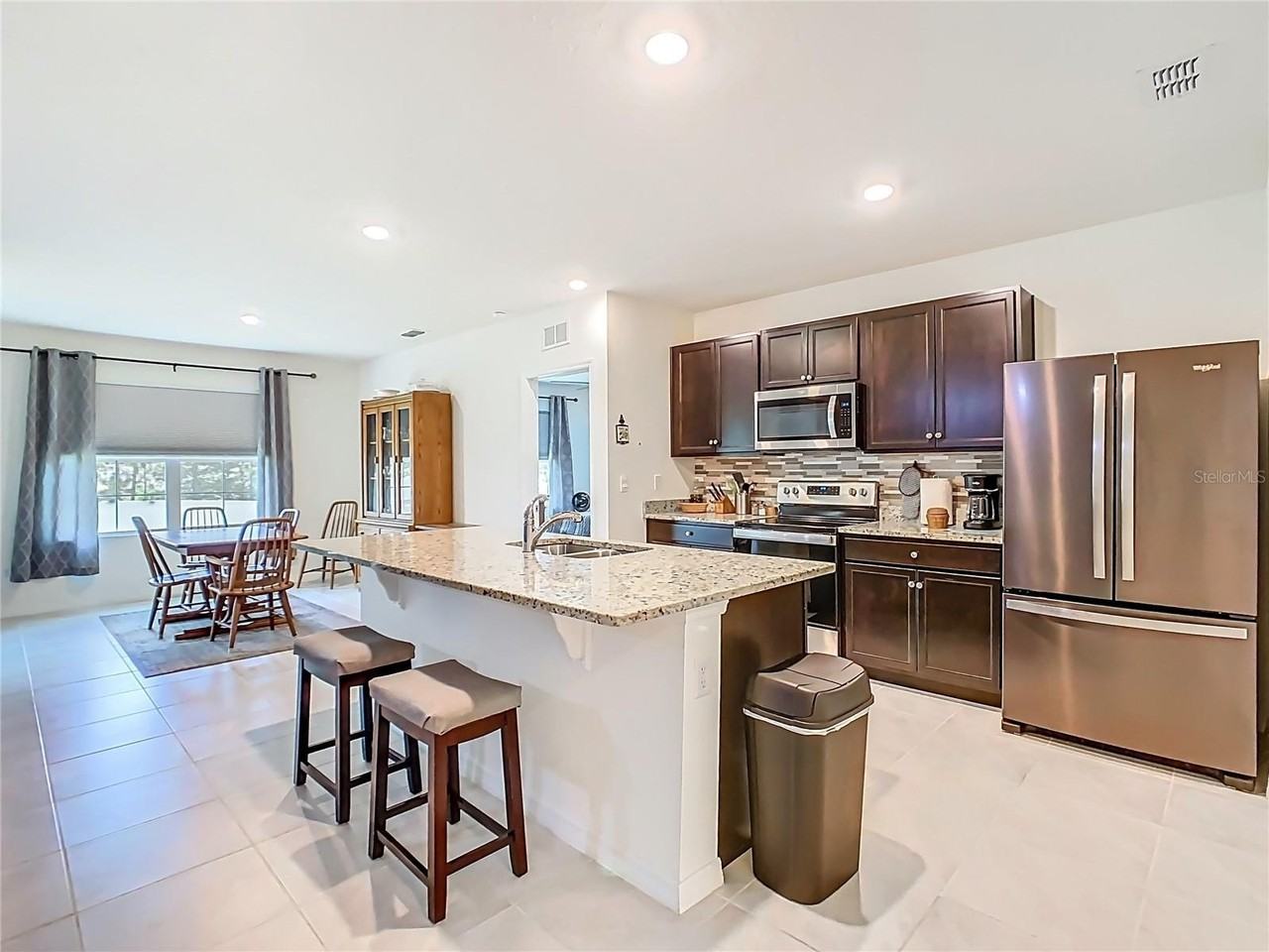 1248 Sugarwood St - Photo 5 of 41