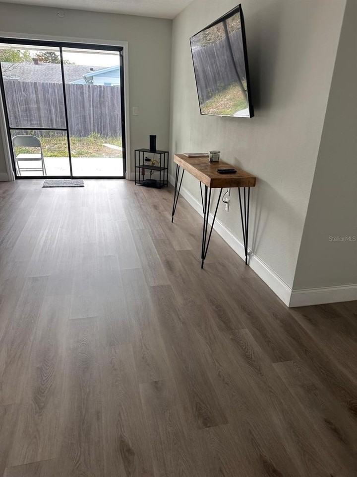 802 Gregory Ln - Photo 2 of 18