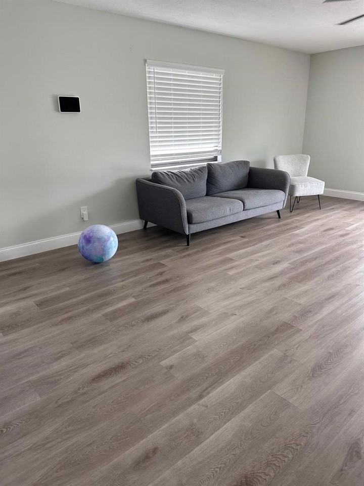 802 Gregory Ln - Photo 3 of 18