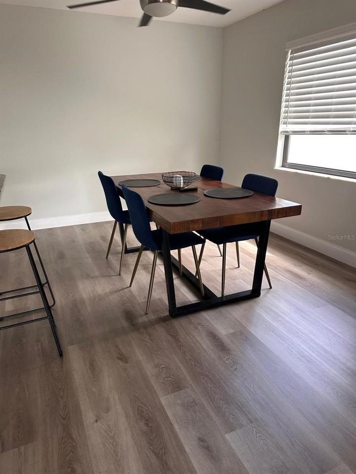 802 Gregory Ln - Photo 4 of 18