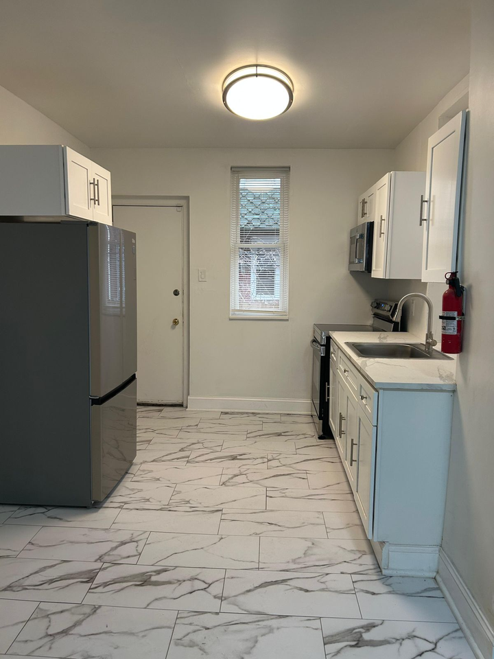 2736 N Croskey St #1 - Photo 4 of 32