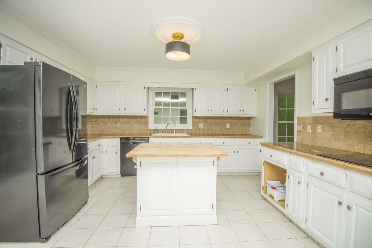 11144 Pleasant Forest Dr #1 - Photo 4 of 10