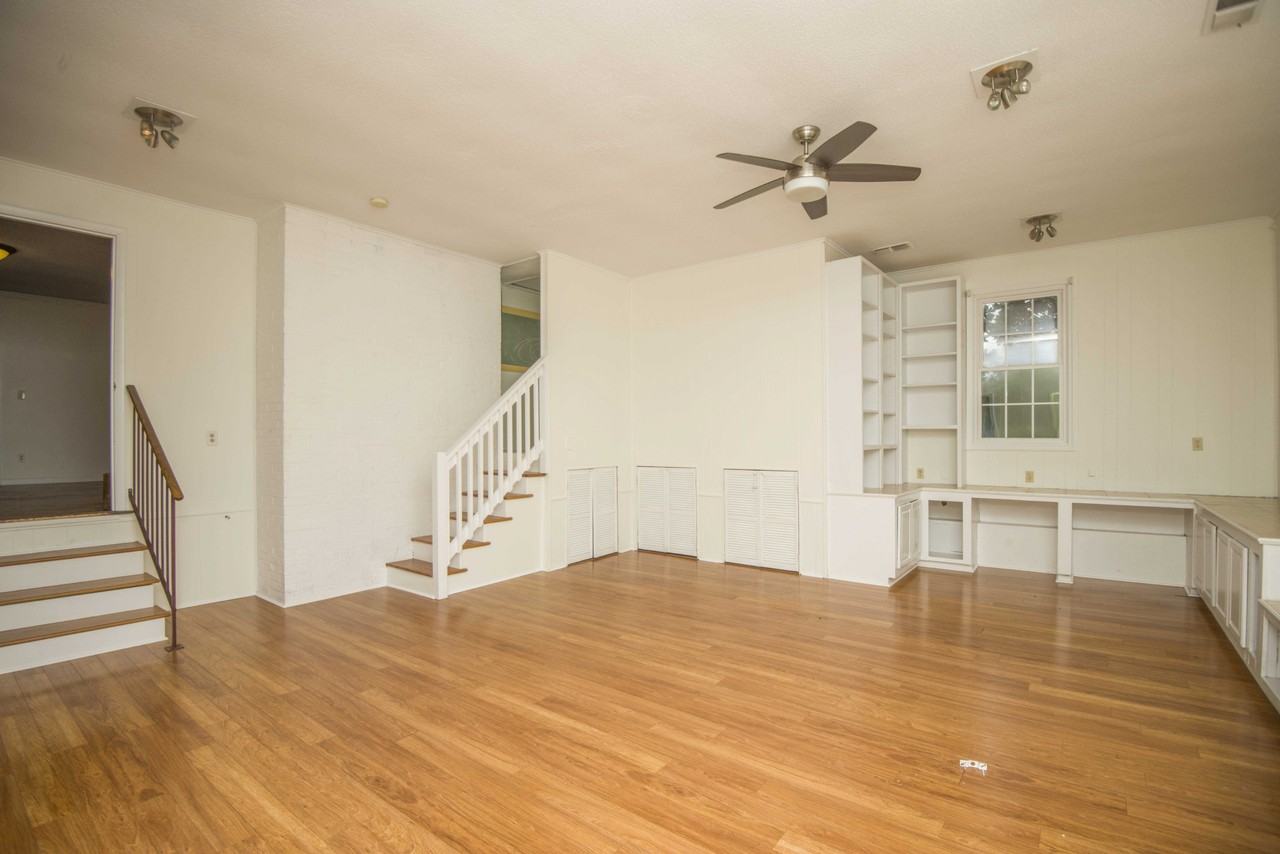 11144 Pleasant Forest Dr #1 - Photo 6 of 10