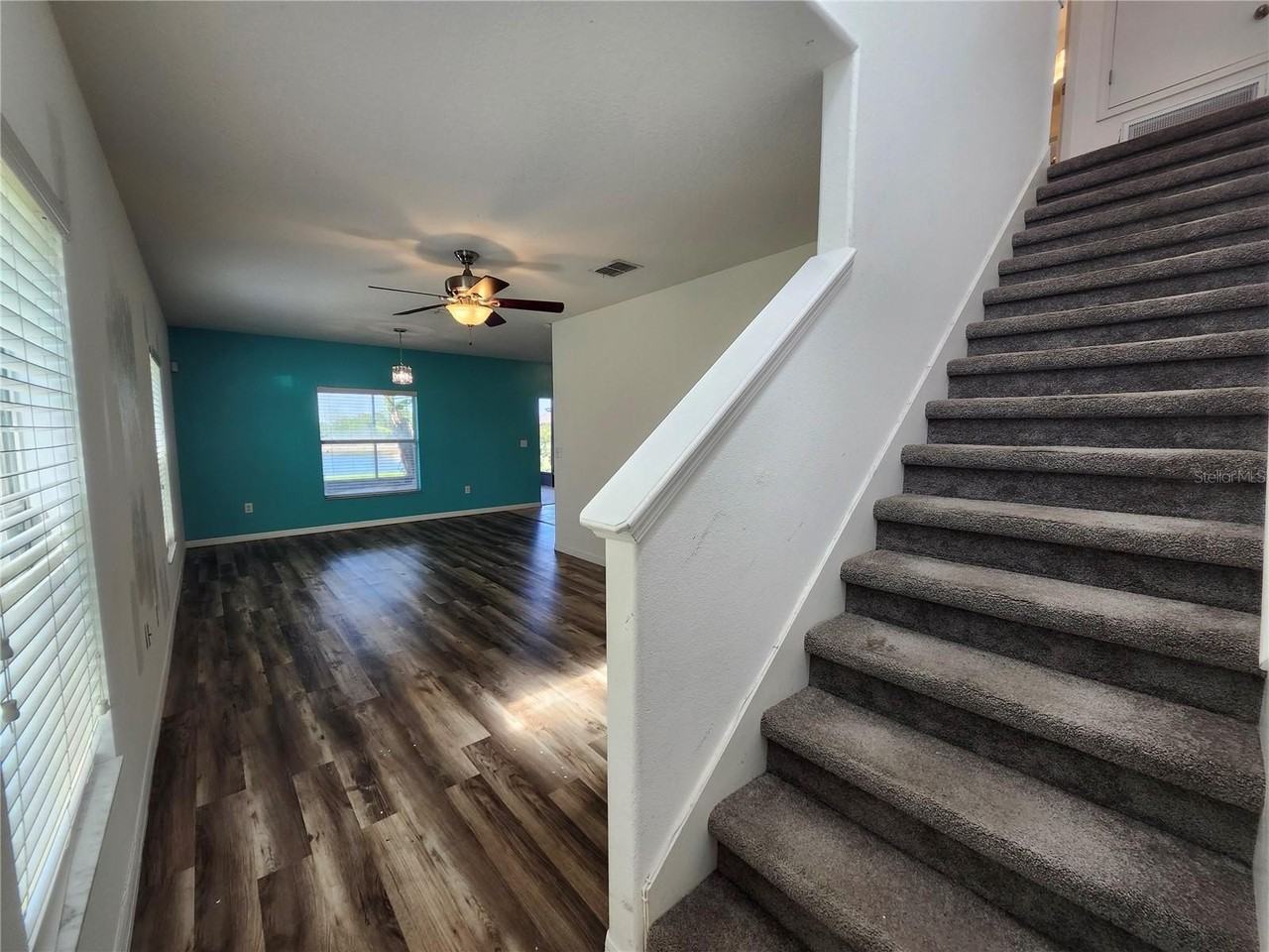 949 Seminole Sky Dr - Photo 4 of 31