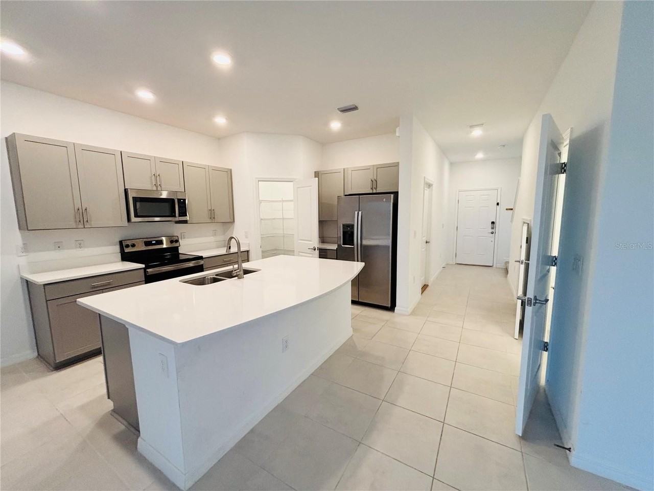 2512 Paravane Way - Photo 4 of 27