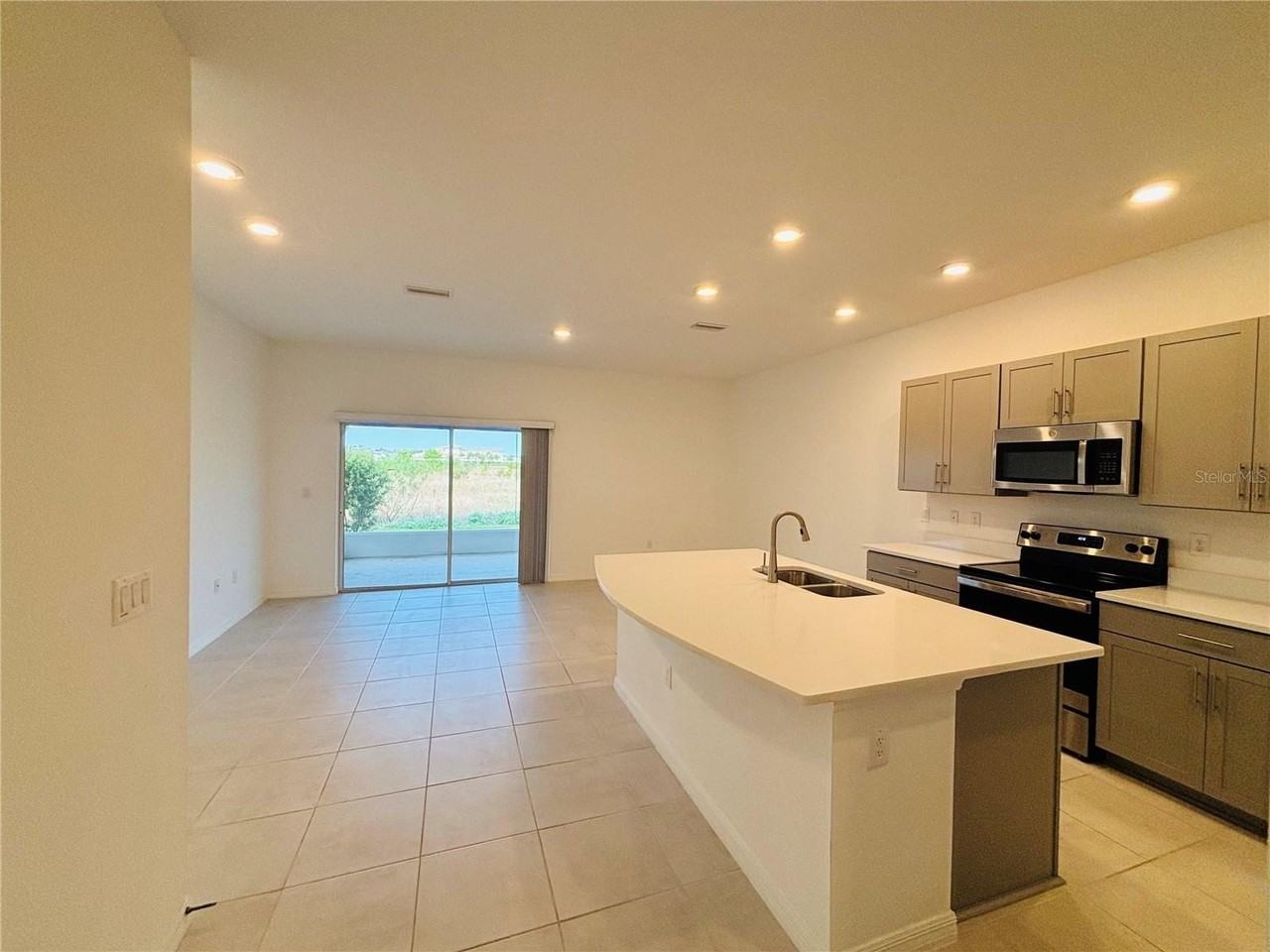 2512 Paravane Way - Photo 7 of 27