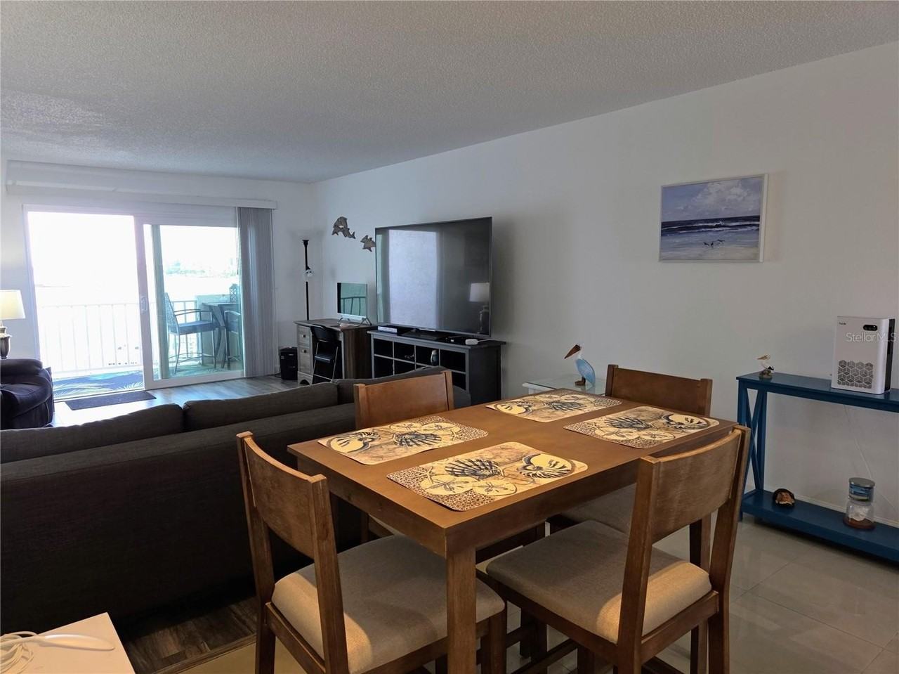 285 107th Ave #505 - Photo 4 of 39