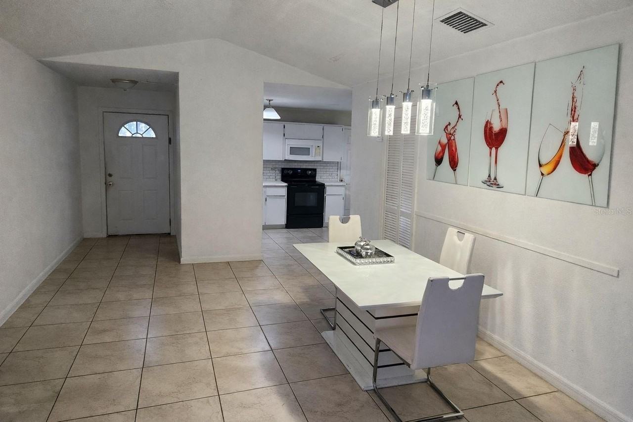 6115 N Albany Ave - Photo 5 of 17