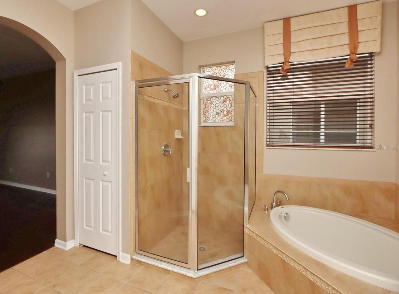 13714 Artesa Bell Dr - Photo 4 of 36