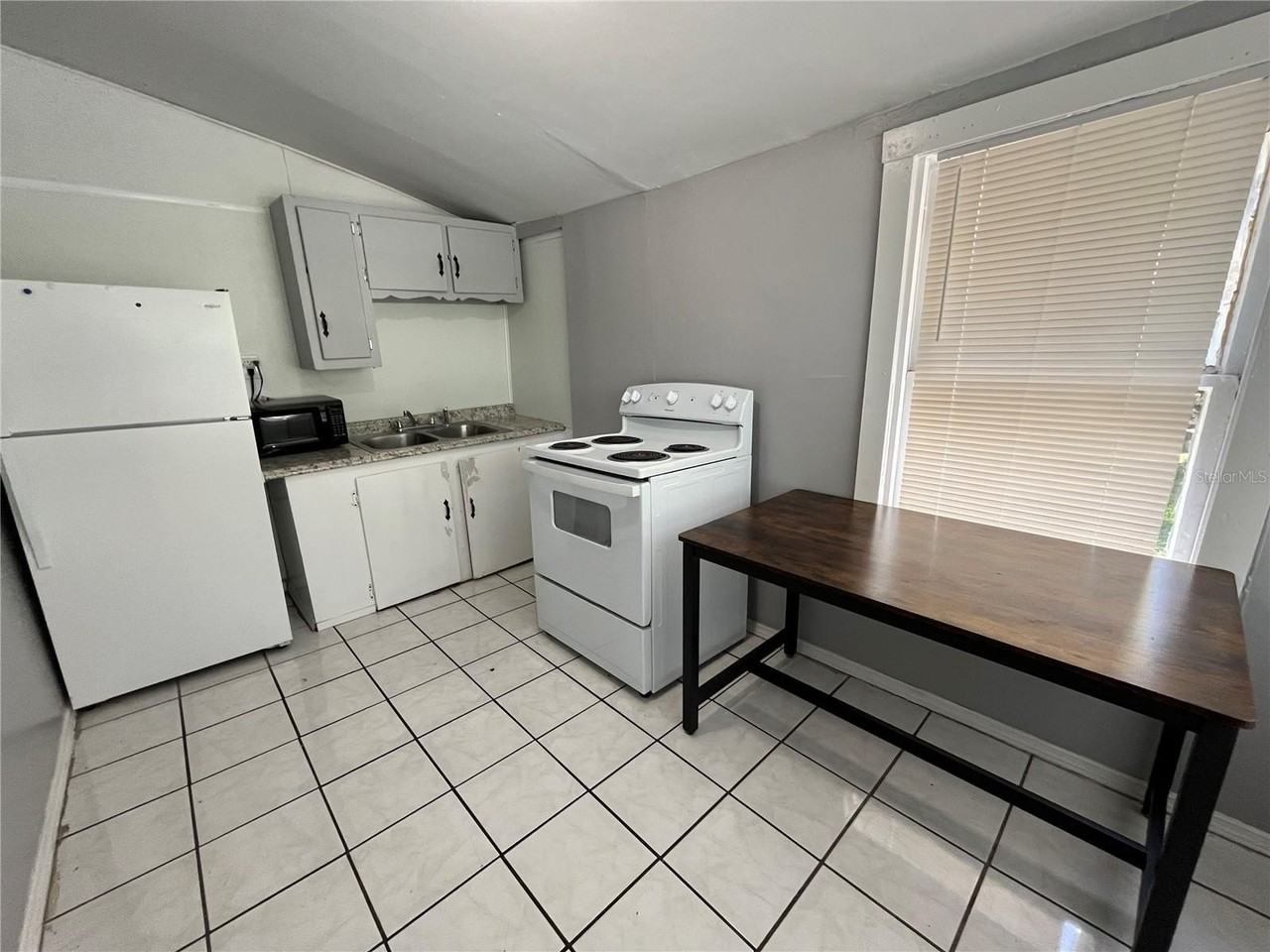 1907 N Morgan St #D - Photo 2 of 7