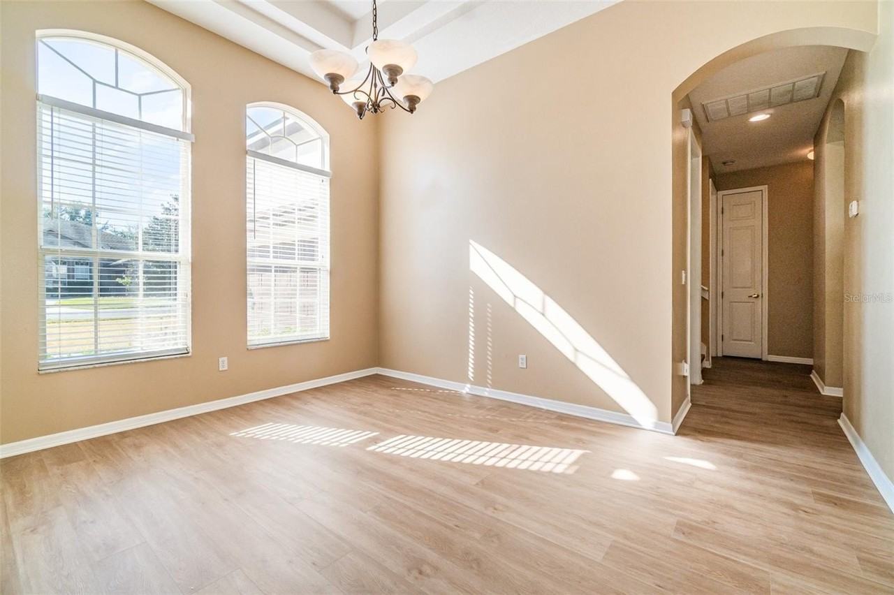 6220 Hedgesparrows Ln - Photo 6 of 38