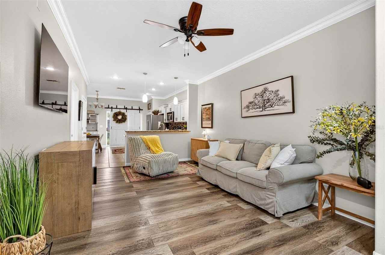 2713 Lantern Hill Ave - Photo 3 of 29