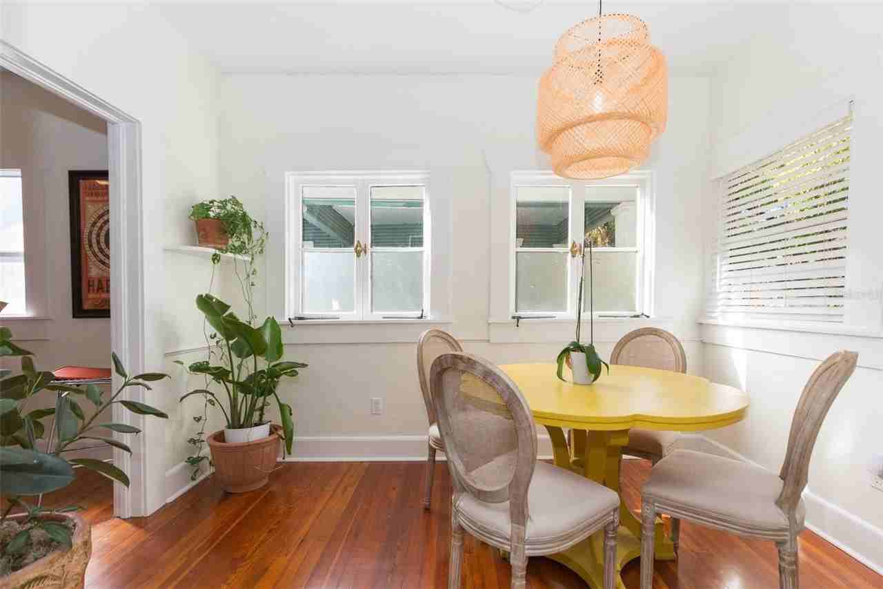 917 E Broad St - Photo 7 of 33