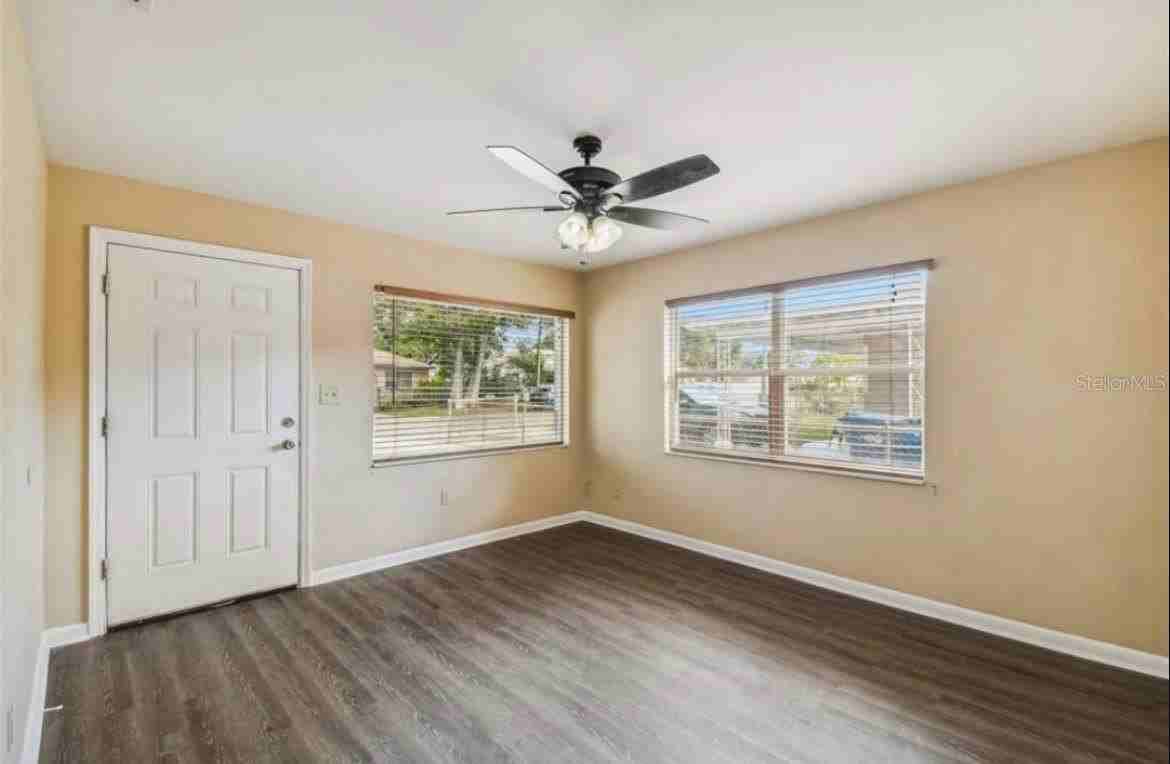 3408 W Saint Conrad St - Photo 5 of 17