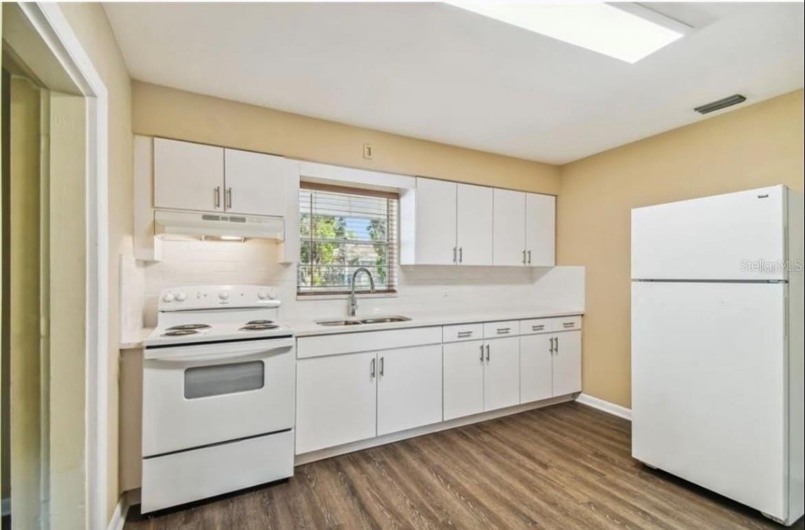 3408 W Saint Conrad St - Photo 6 of 17