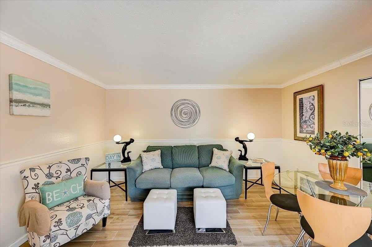 722 S Blvd Of The Presidents #105 - Photo 5 of 24