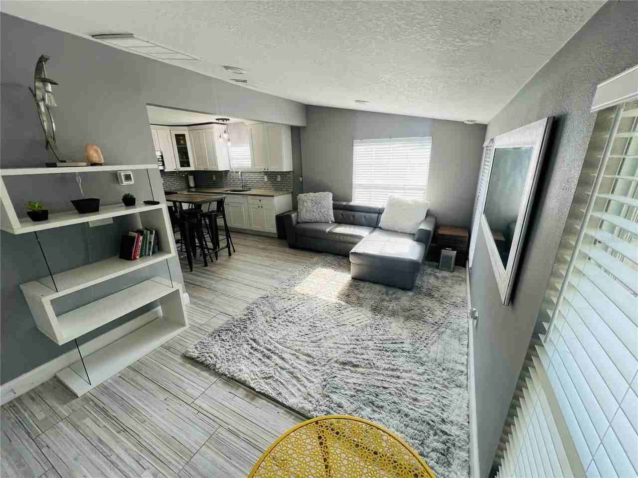 7301 N Dixon Ave #B - Photo 4 of 16