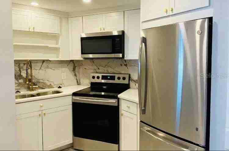 1827 10th St N - Photo 4 of 20