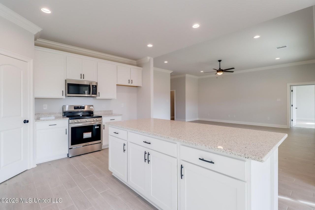 15234 High Point Dr - Photo 7 of 26