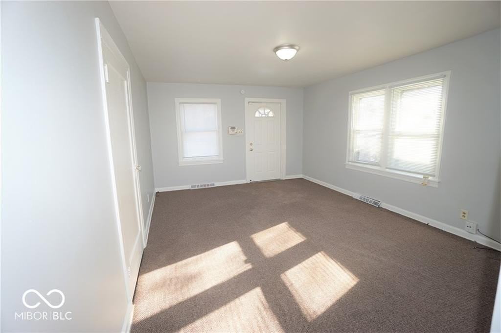 1306 N Chester Ave - Photo 3 of 8