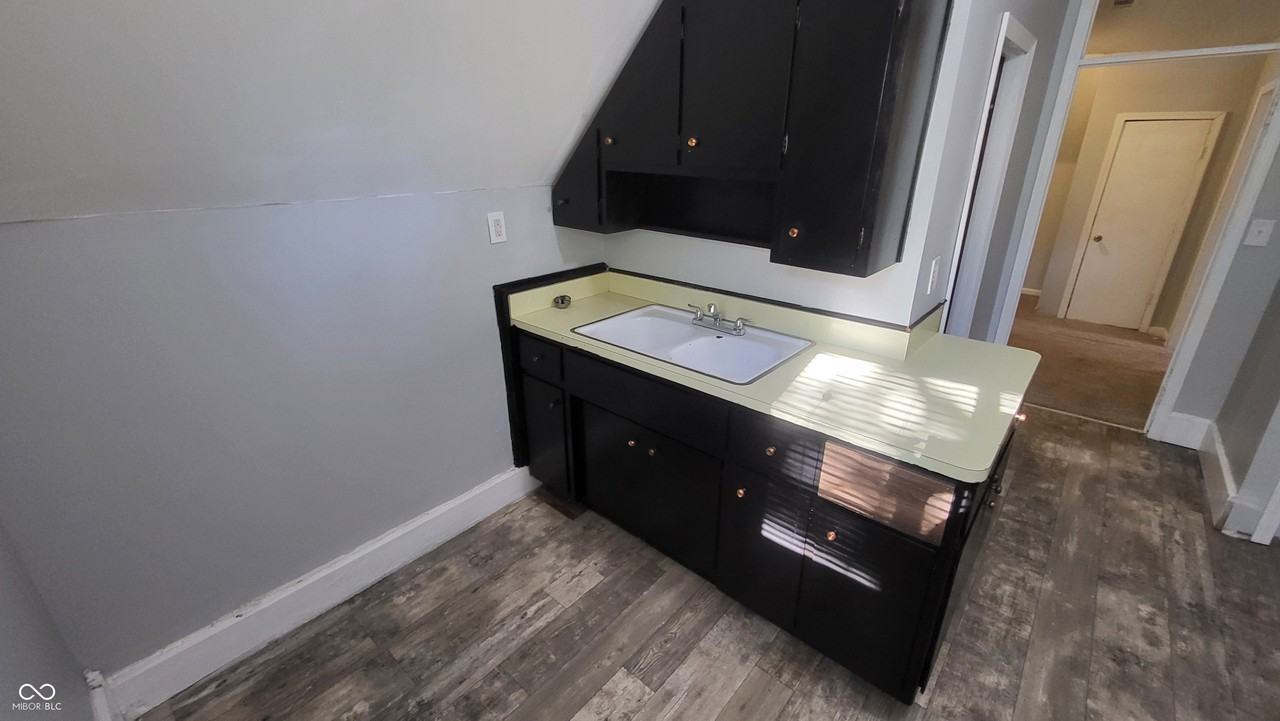 1807 Raible Ave Unit A - Photo 5 of 13