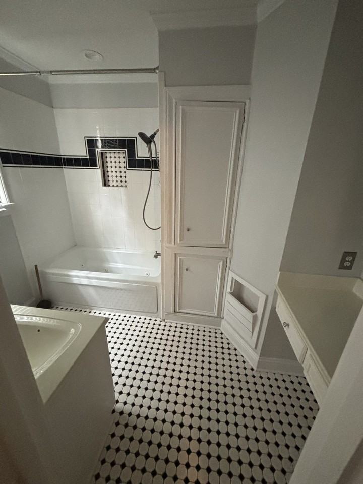 4026 Richmond Ave #1 - Photo 3 of 10