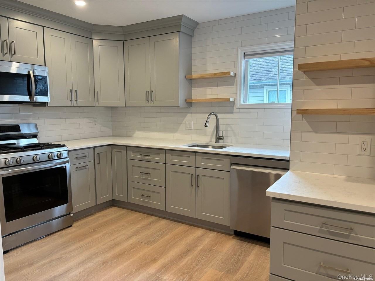 1353 Old Northern Blvd - Photo 2 of 20