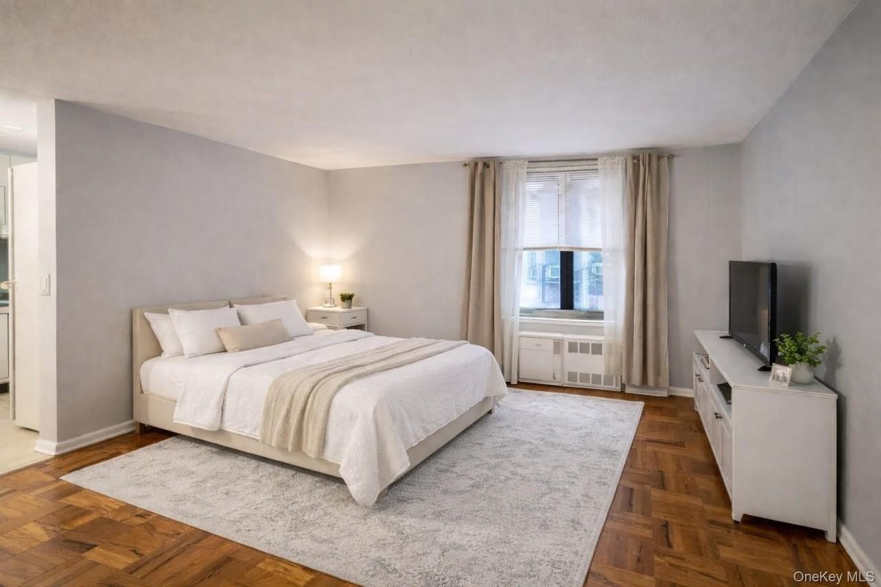 277 Bronx River Rd Apt 3m - Photo 2 of 10