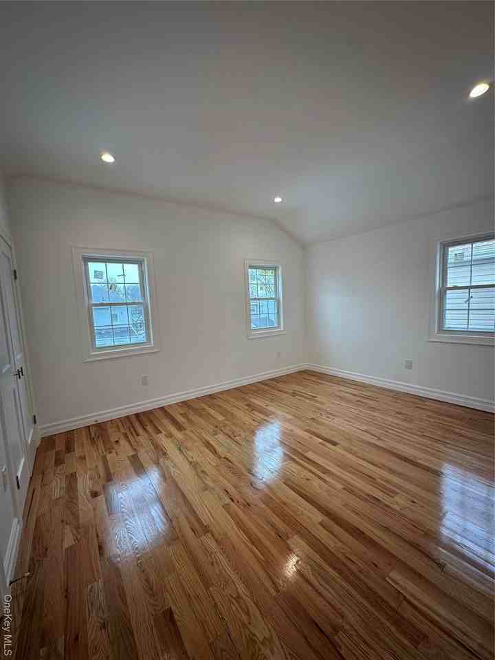 17016 143rd Rd Unit 2 - Photo 5 of 11