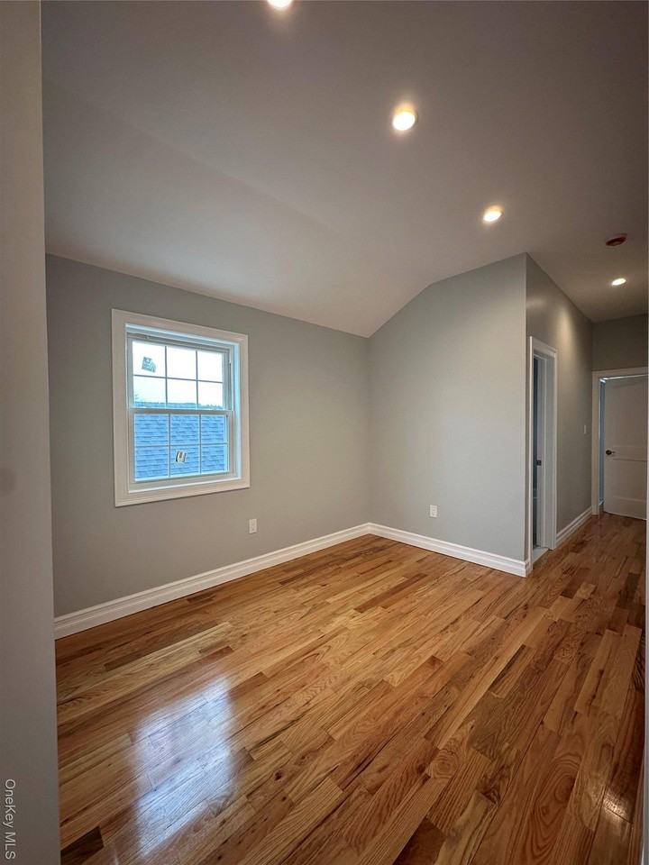 17016 143rd Rd Unit 2 - Photo 6 of 11