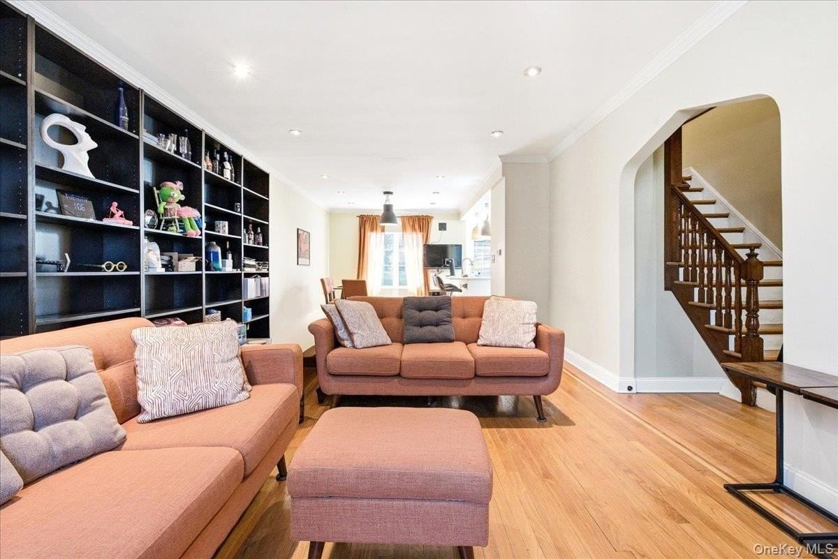 6768 Groton St - Photo 4 of 32