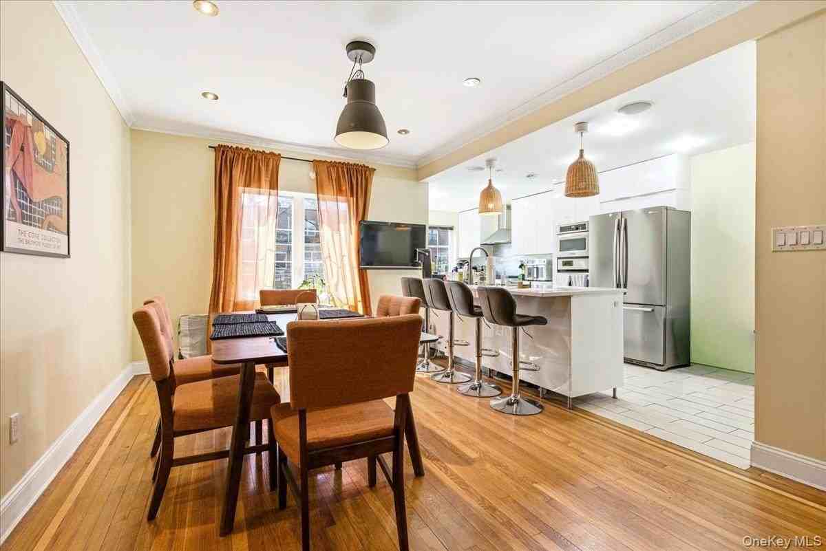 6768 Groton St - Photo 7 of 32