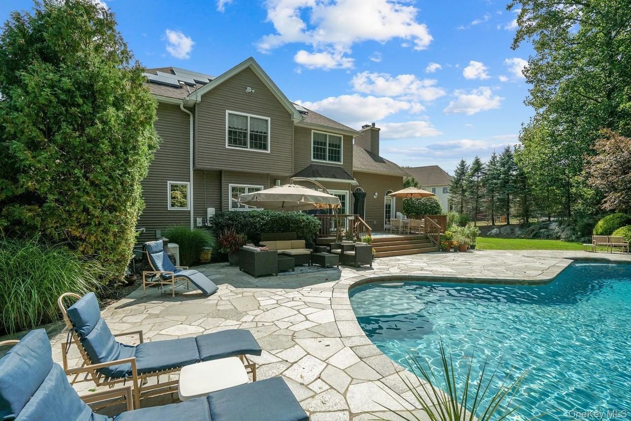 24 Charnwood Dr - Photo 2 of 46