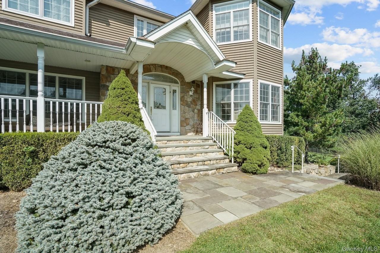 24 Charnwood Dr - Photo 3 of 46