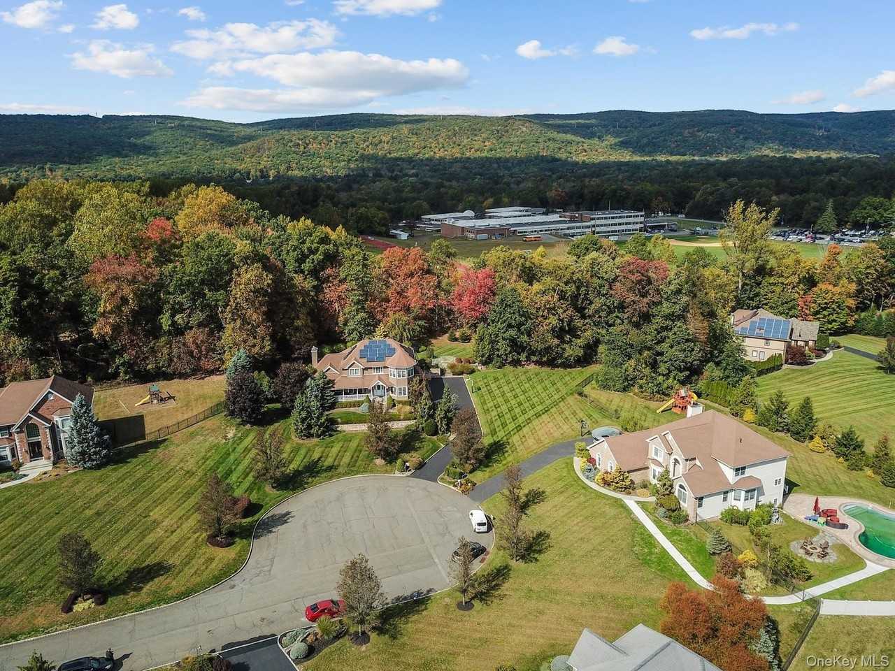 24 Charnwood Dr - Photo 6 of 46