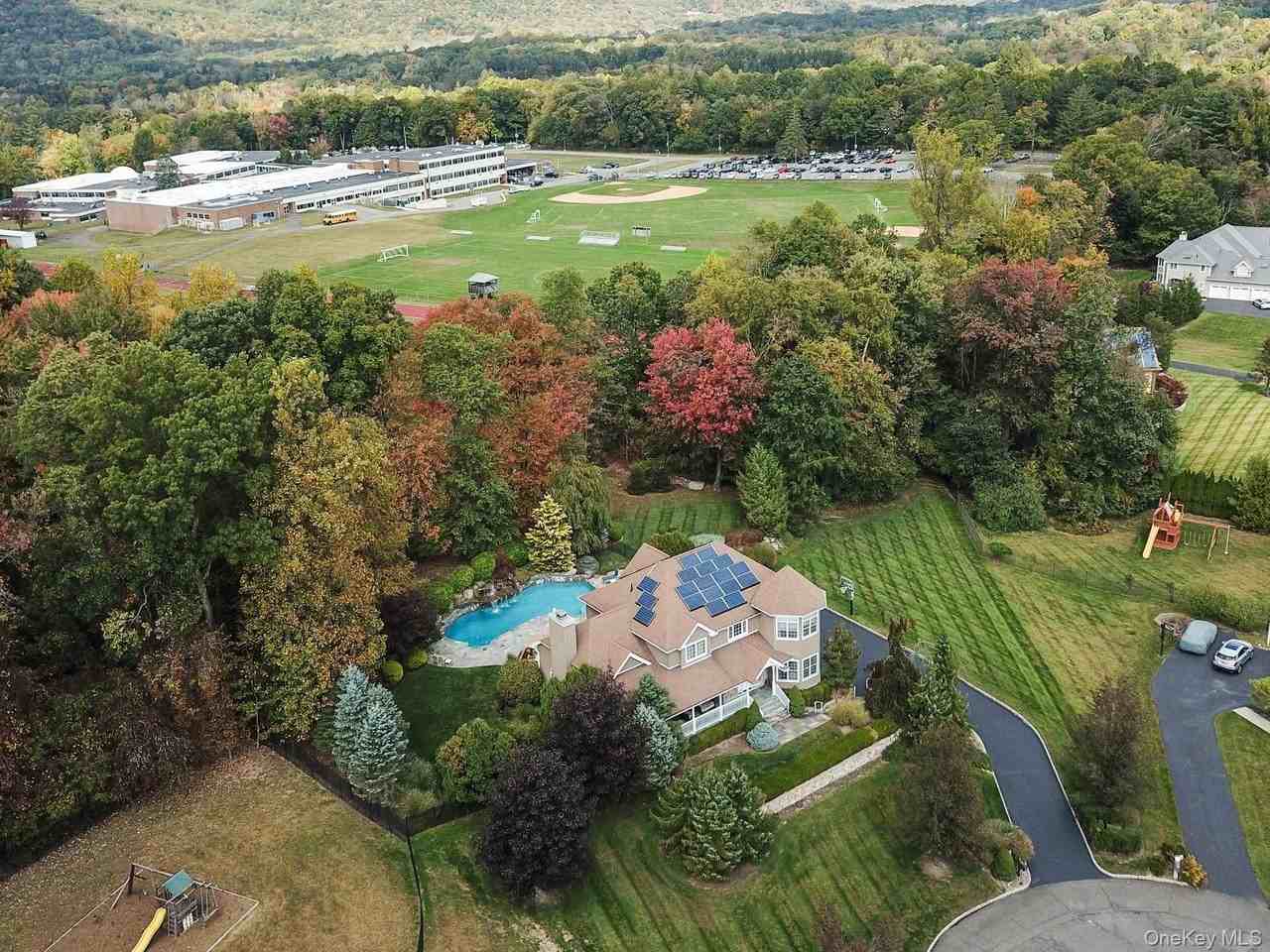 24 Charnwood Dr - Photo 7 of 46