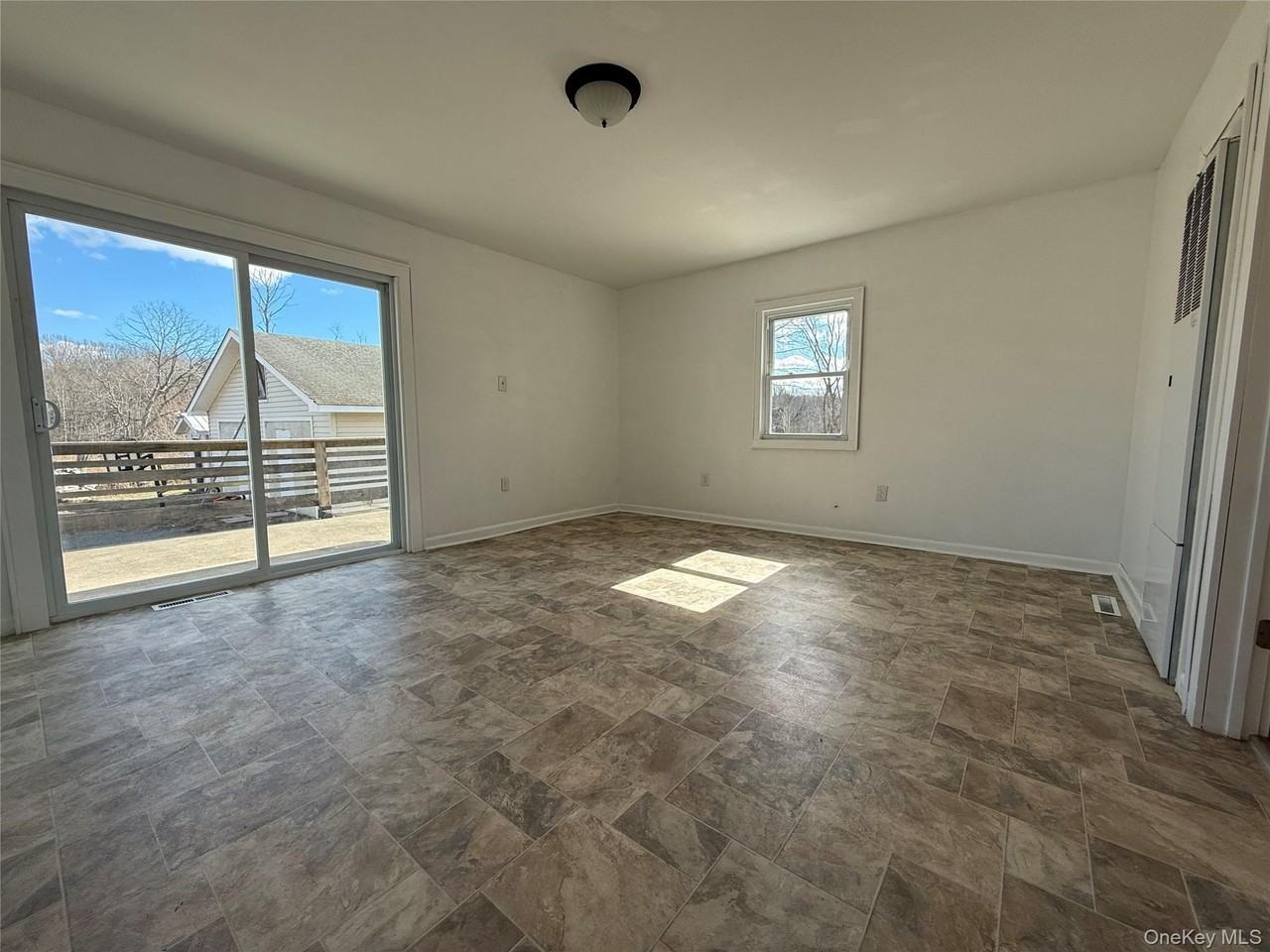 657 Eatontown Rd - Photo 2 of 14