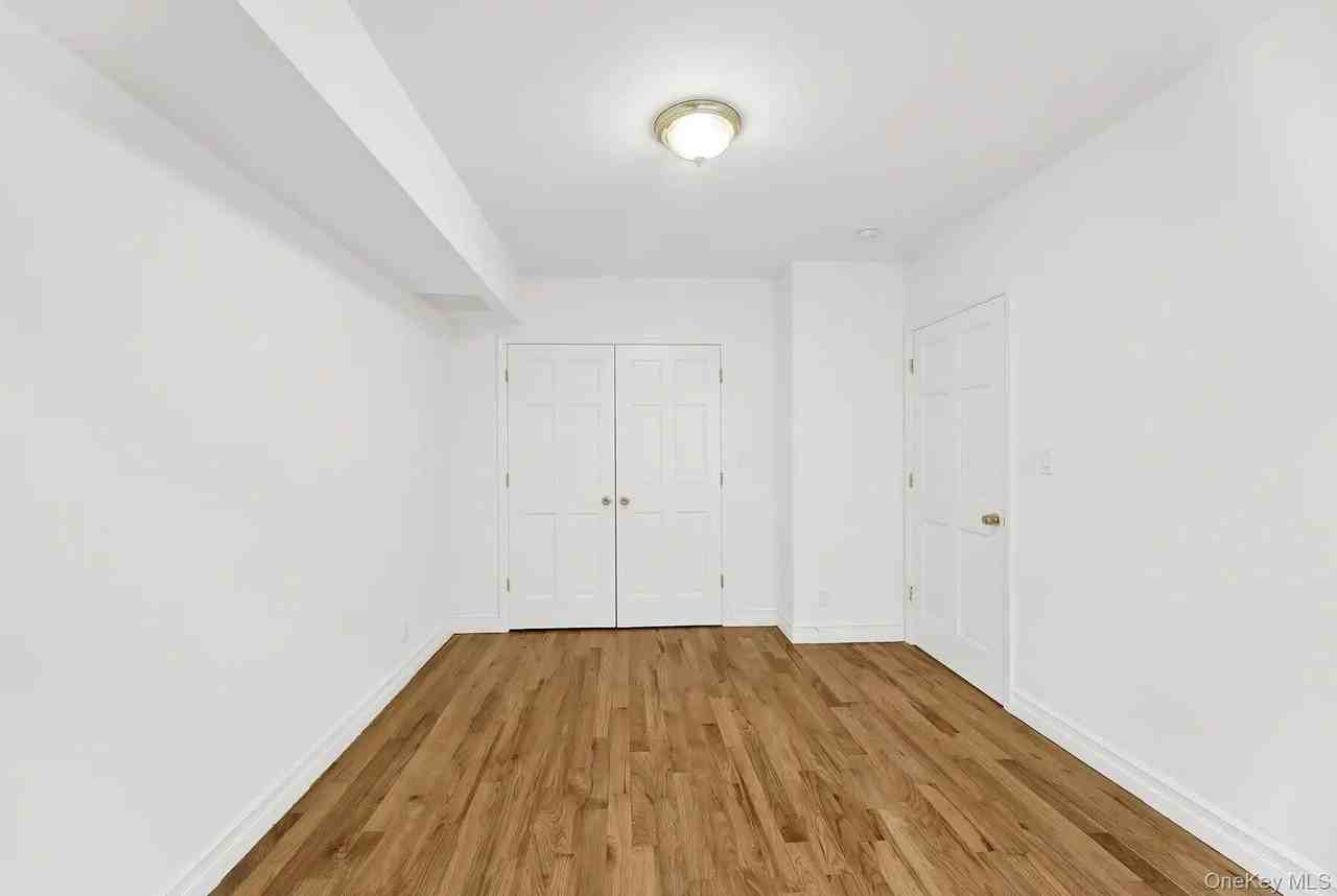 1 Ash Pl Apt 1m - Photo 6 of 7